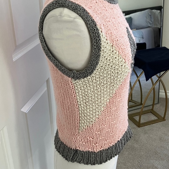 Pink and Gray Knit Vest - Picture 2 of 8
